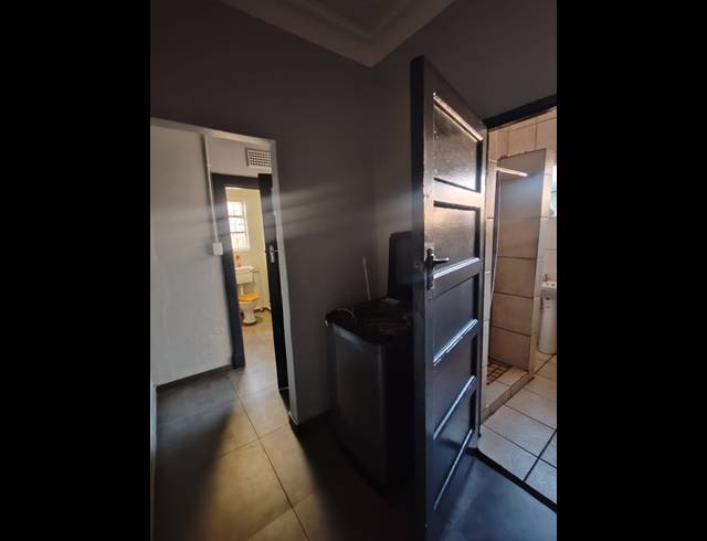 1 BEDROOM FLAT TO LET IN BRENTHURST